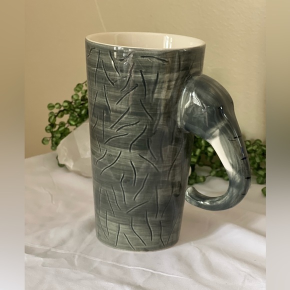 2 Vintage Animals Mugs Cheetah/ Elephant - Picture 4 of 9